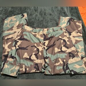 Women’s SHEIN Camouflage Cargo Pants